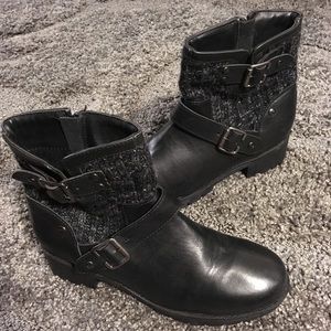 Cargo boots in amazing condition!